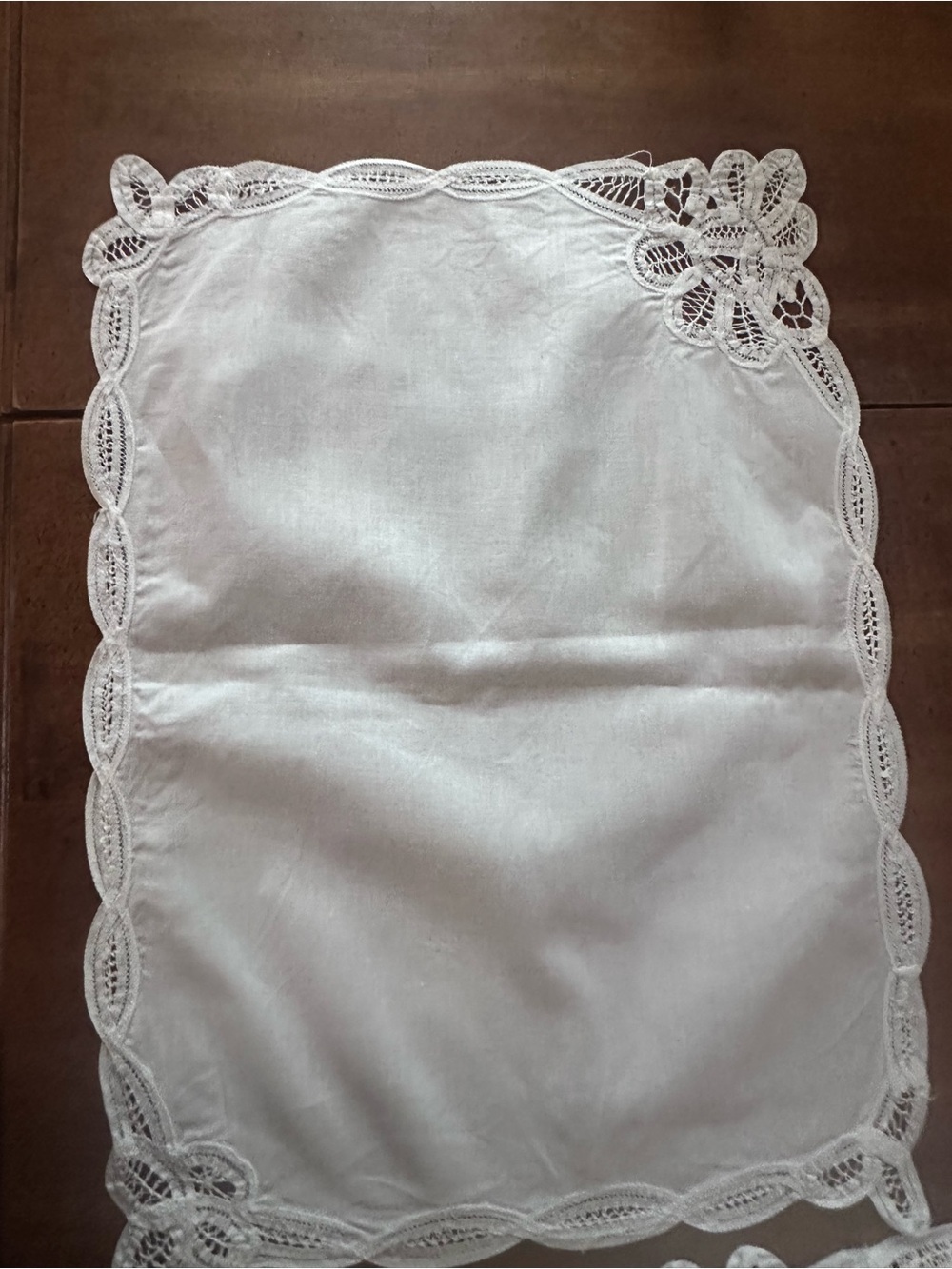 Vintage White Linen Lace Edge Placemats/ Doily